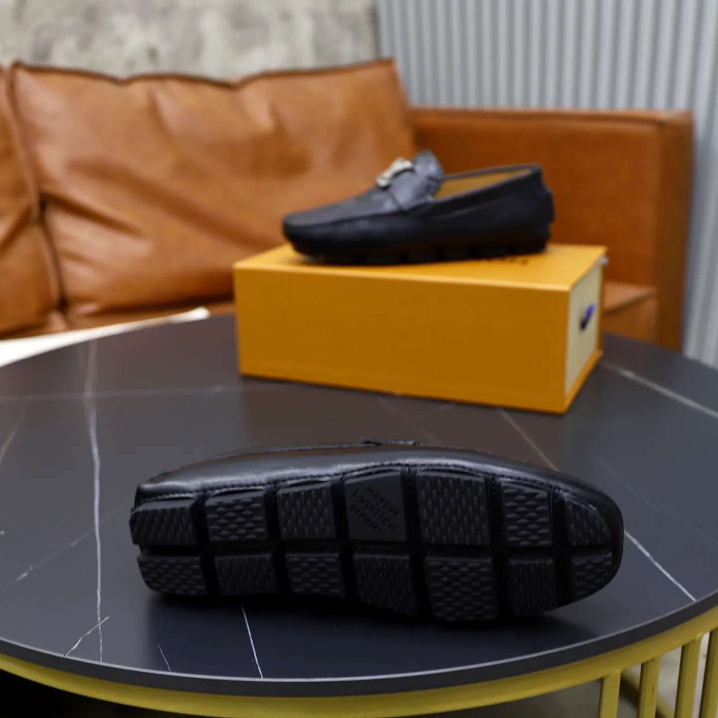 Ex-factory price: 480💰【LV】Louis Vuitton ⚠️High-end men’s driving and pedal series ⚠️38-44 (customized for 45) ⚠️All original cowhide leather! Thick and soft! Made entirely of calfskin lining! Rubber sheet anti-slip beanie sole! Three-dimensional package technology! Fashionable and classic! Handicrafts! Original high quality! Feel free to compare!